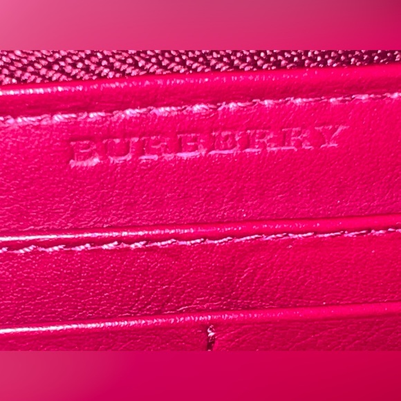 NWT RARE BURBERRY Embossed Patent Raspberry Sorbet Zippy Wallet (Price is Firm!) - Picture 9 of 13